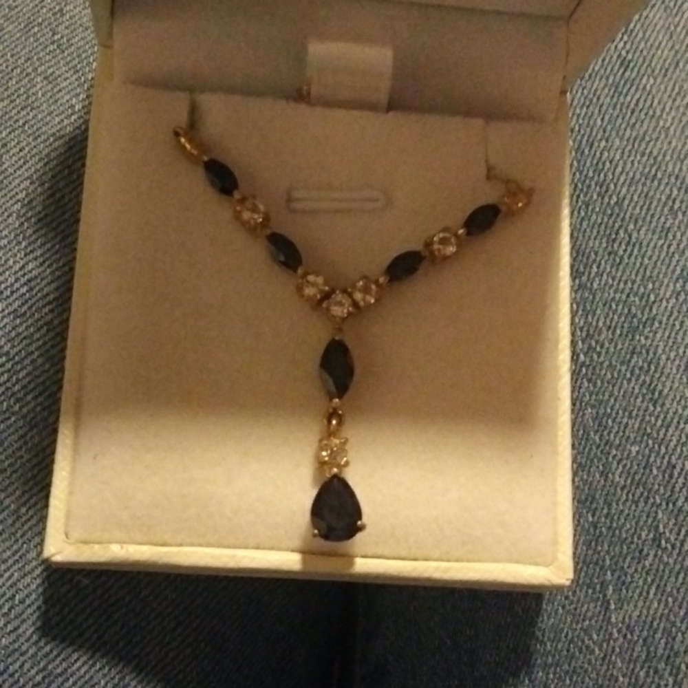 Sapphire Diamond necklace